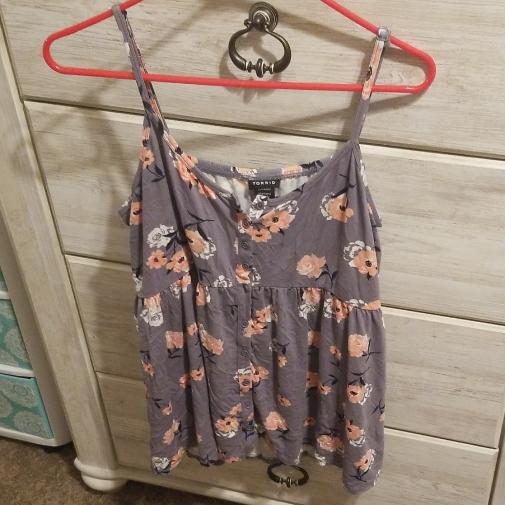 Torrid size 2 flowers top worn a few times
